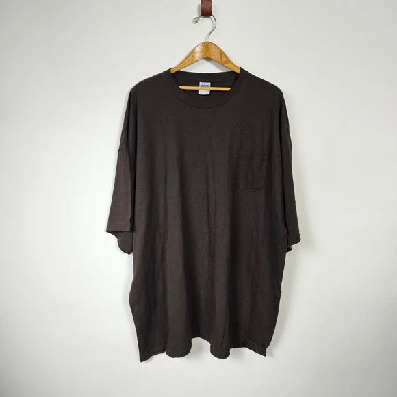 NEW Gildan Ultra Cotton Pocket T-Shirt 5XL Brown Relaxed Fit Menswear Casual - Picture 2 of 9